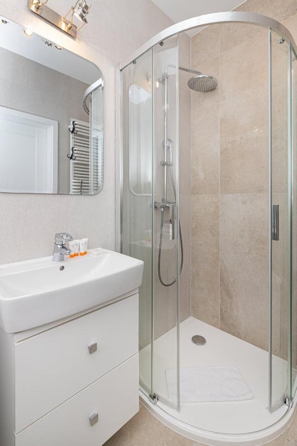 Plac Unii Apartment Gdynia City Centre By Noclegi Renters Екстер'єр фото